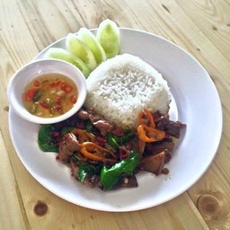 ข้าวผัดกะเพราเนื้อ