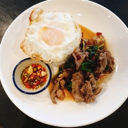 กะเพราเนื้อชิ้น