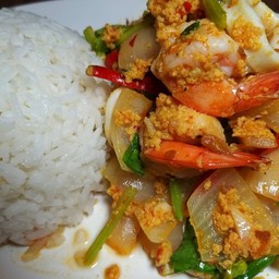 ข้าวทะเลผัดผงกะหรี่ + น้ำเก๊กฮวย