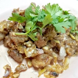 หมูทอดกระเทียมพริกไทย