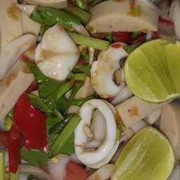 ยำหมูยอปลาหมึก