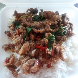 ข้าวกะเพราเนื้อ