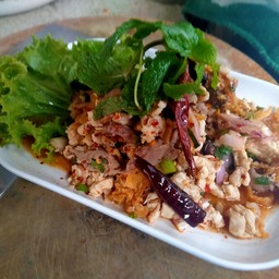 ลาบเนื้อสุกขม       เป็นเนื้อล้วนไม่มีเครื่องในจ้า