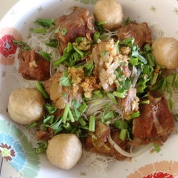 เตี๋ยวตุ๋นหม้อไฟ Indy  ร้อยเอ็ด