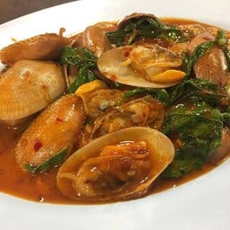 หอยลายผัดพริกเผา