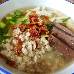 น้ำผลไม้สดปั่น/ยำมะม่วง/ไส้กรอกย่าง (ปากซอย กม.25)