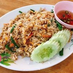 ข้าวผัดปู กลาง