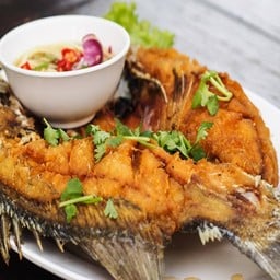 ปลากะพงทอดน้ำปลา