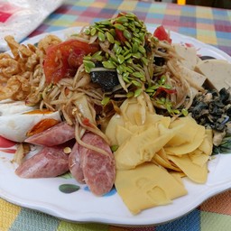 ส้มตำถาด