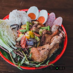 ชุดส้มตำสายบัว ไทย-ปูปลาร้า