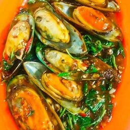 หอยแมลงภู่นิวซีแลนด์ผัดพริกเผา