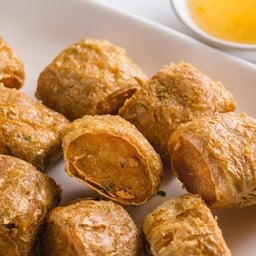 หอยจ๊อทอด (แบบพรีเมี่ยม ไส้ปูเนื้อแน่นๆ )