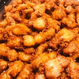 เจ๊ญาหมูทอด ปากซอยเนินพลับหวาน