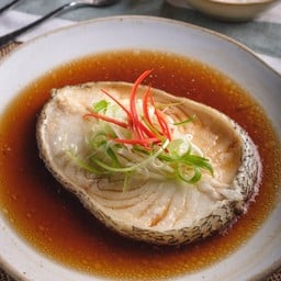 ปลาหิมะนึ่งซีอิ๊ว ( ทานคู่กับเส้นใหญ่ลวก)