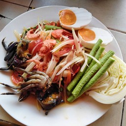 ส้มตำไทยปูไข่เค็ม