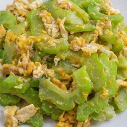 มะระผัดไข่