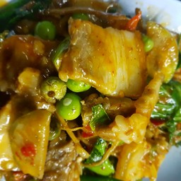 หมูป่าผัดเผ็ด