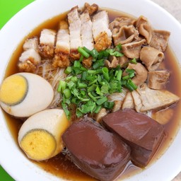 เส้นหมี่ก๋วยจั๊บน้ำข้น (พิเศษ)