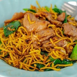 หมี่กรอบเหลืองผัดซีอิ้วใส่ไข่