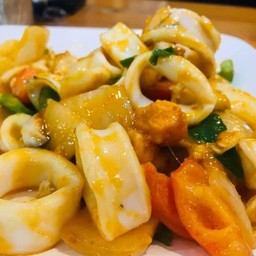 หมึกผัดไข่เค็ม