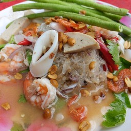ยำวุ้นเส้นรวมมิตรทะเล