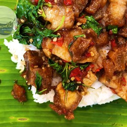 ข้าวกะเพราหมูกรอบ