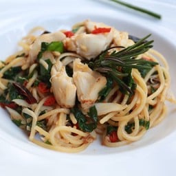 สปาเก็ตตี้ปูก้อนใบยี่หร่า