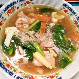 ราดหน้าเส้นใหญ่ หมู     ไก่   เลือกเลยจ้า