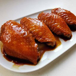 D8 ปีกไก่ซีอิ๊ว Soy Sauce Chicken Wings