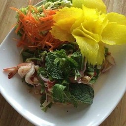 ยำตะไคร้กุ้งสด