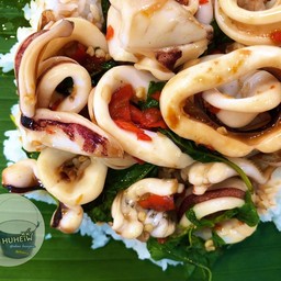 ข้าวกะเพราปลาหมึก