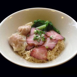 บะหมี่เกี๊ยวหมูแดง