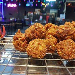 ลาบหมู/ลาบหมูทอด ตลาดอินดี้ กัลปพฤกษ์