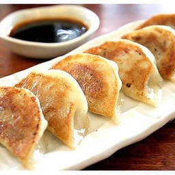 เกี๊ยวซ่าไก่1ชุด6ชิ้น
