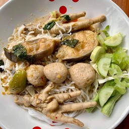 ขนมจีนเจ้แก้วอร่อยเด็ดเจ็ดย่านน้ำ