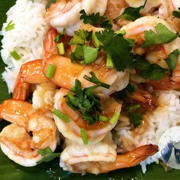 ข้าวกุ้งผัดกระเทียมพริกไทย
