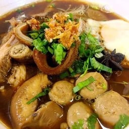 เกาเหลารวม-ไข่ลวก