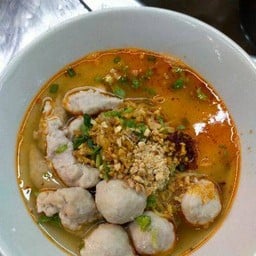 ร้านก๋วยเตี๋ยวลูกชิ้นหมูนายฮุย