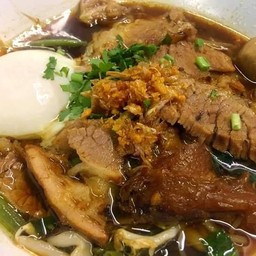 เตี๋ยวเนื้อ-ไข่ลวก