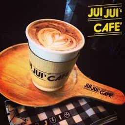 จุ๋ยจุ๋ยคาเฟ่ (JUIJUI’s CAFE’) หัวมุมซอยพหลโยธิน40