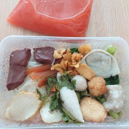 เส้นเล็กเย็นตาโฟ
