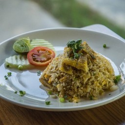 ข้าวผัดปลาสลิด
