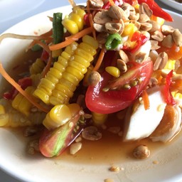 ส้มตำข้าวโพดไข่เค็ม