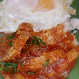 พริกแกงหมูกรอบ