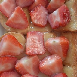 ปังปิ้งเนยนม+สตอเบอร์รี่แช่แข็ง