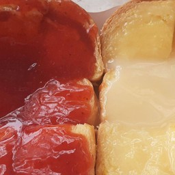 ขนมปังปิ้งเนยนม+สตอเบอร์รี่ช่ำๆ