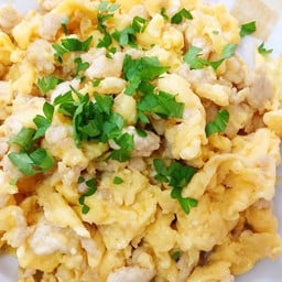 ไก่ผัดไข่