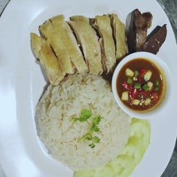 ข้าวมันไก่คลองหลวง