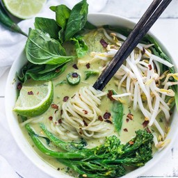 Green Curry Noodle Soup (ก๋วยเตี๋ยวเขียวหวาน)