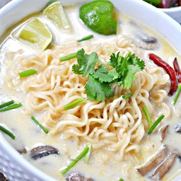 Tom Kla Noodle (ก๋วยเตี๋ยวต้มข่า)